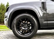 Land Rover Defender 3