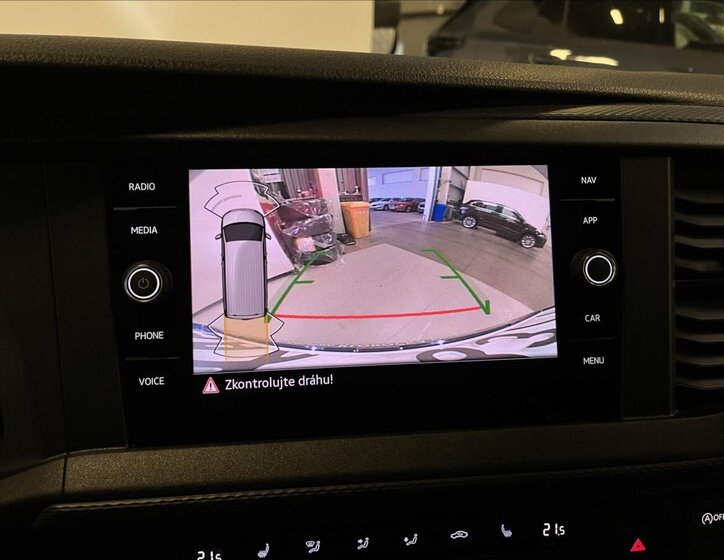 Volkswagen Caravelle 11