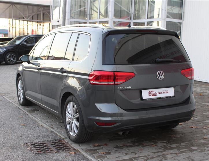 Volkswagen Touran 4