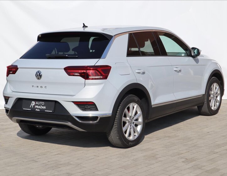 Volkswagen T-Roc CUV / Crossover 1,5 l 110 kw