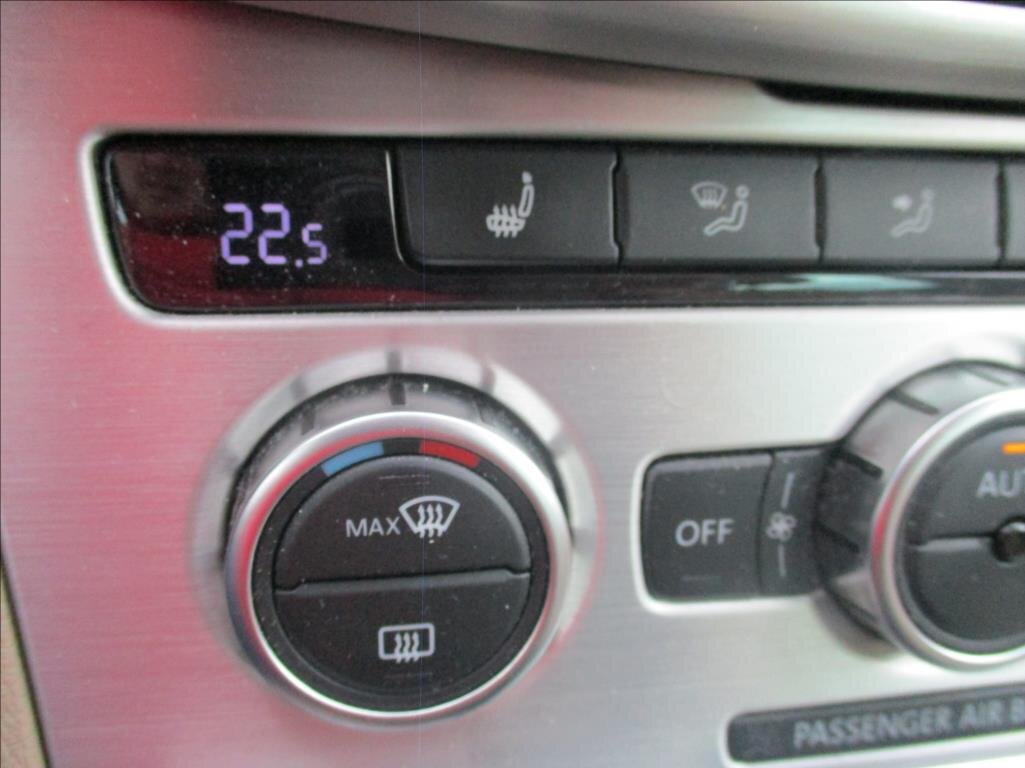 Volkswagen Passat Kombi 2,0 l 103 kw