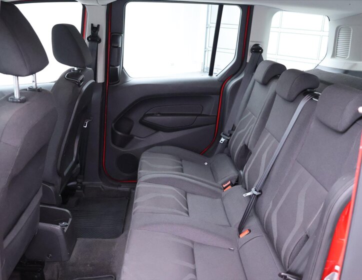 Ford Tourneo Connect 13