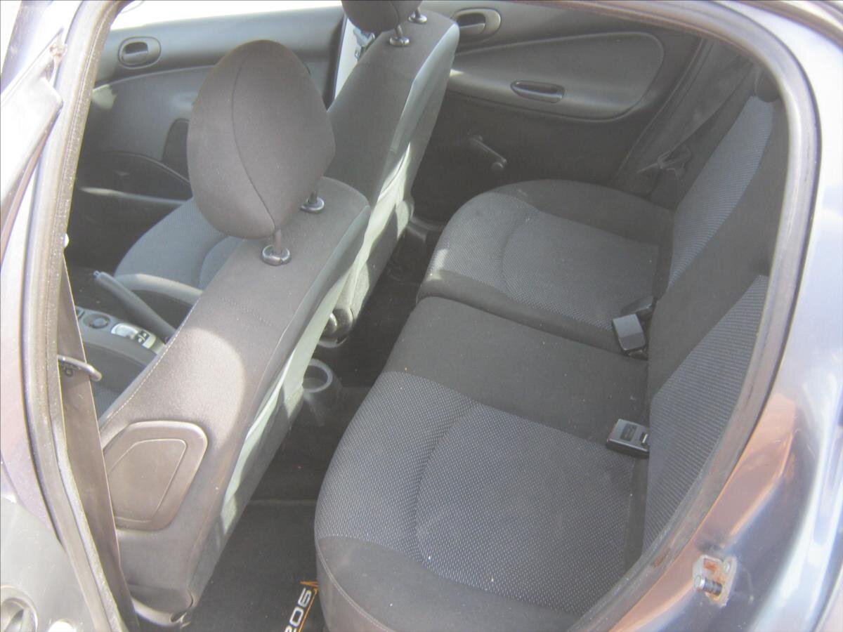 Peugeot 206 Hatchback 1,4 l 50 kw