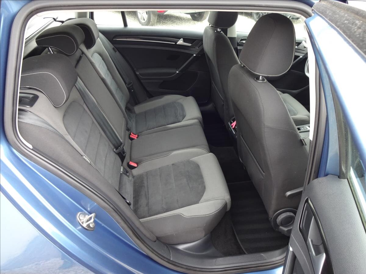 Volkswagen Golf Kombi 1,6 l 77 kw