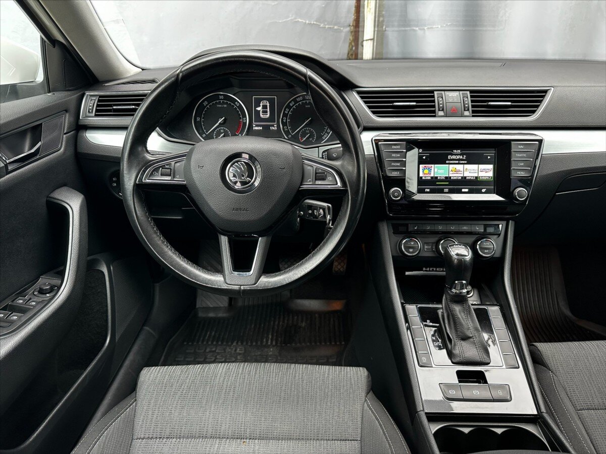 Škoda Superb Sedan / Limuzína 2,0 l 110 kw