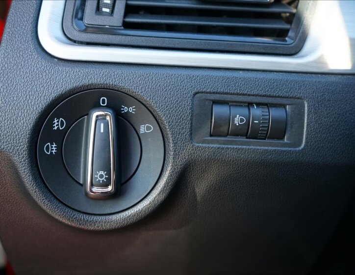 Škoda Rapid Sedan / Limuzína 1,2 l 81 kw