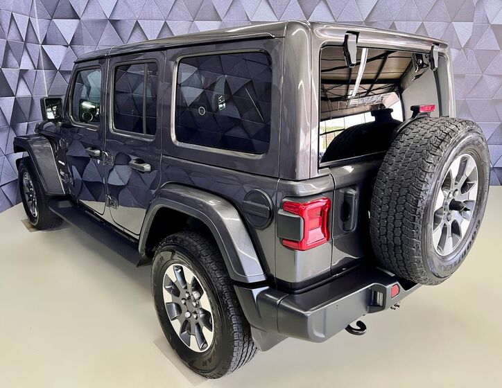 Jeep Wrangler 5