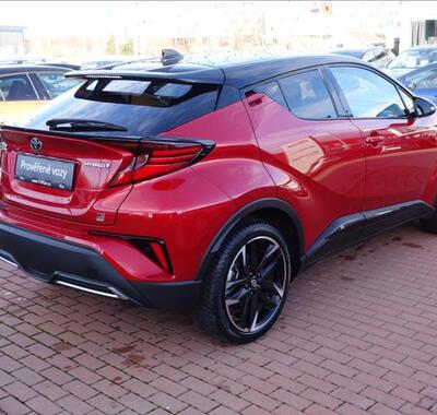 Toyota C-HR 4