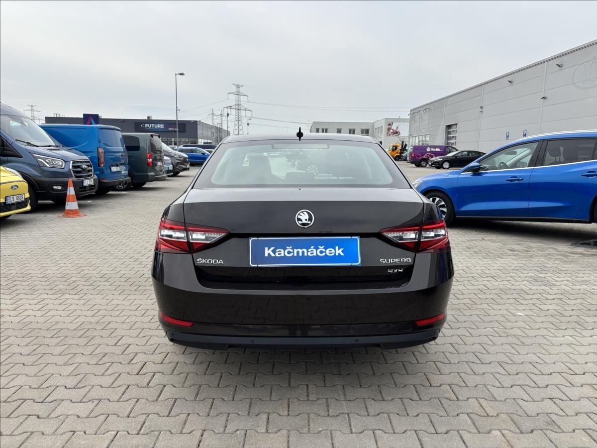 Škoda Superb Sedan / Limuzína 2,0 l 140 kw