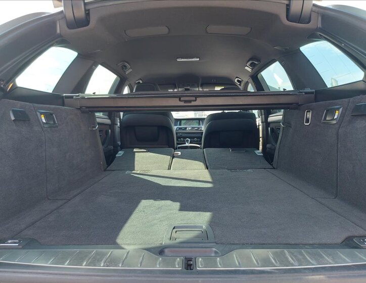 BMW Řada 5 Kombi 3,0 l 230 kw