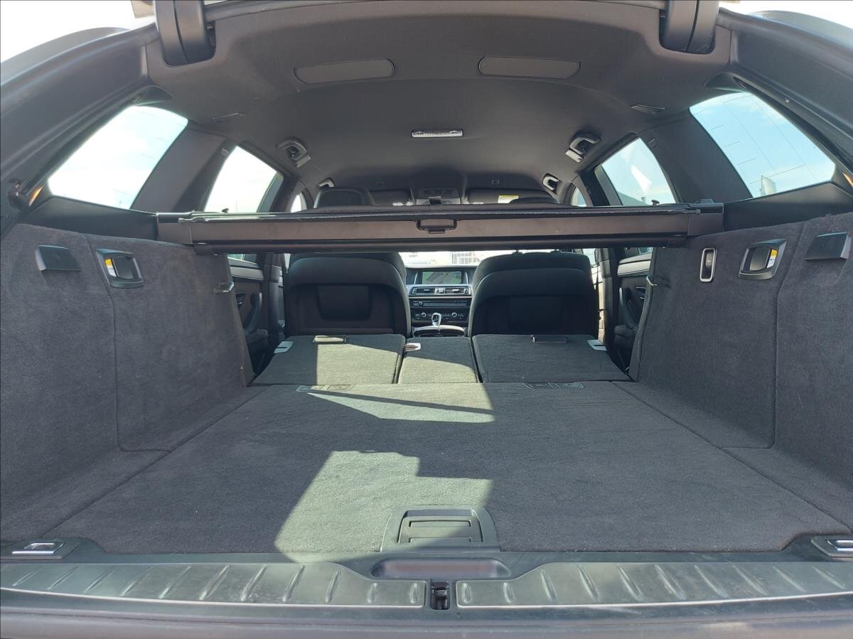 BMW Řada 5 Kombi 3,0 l 230 kw