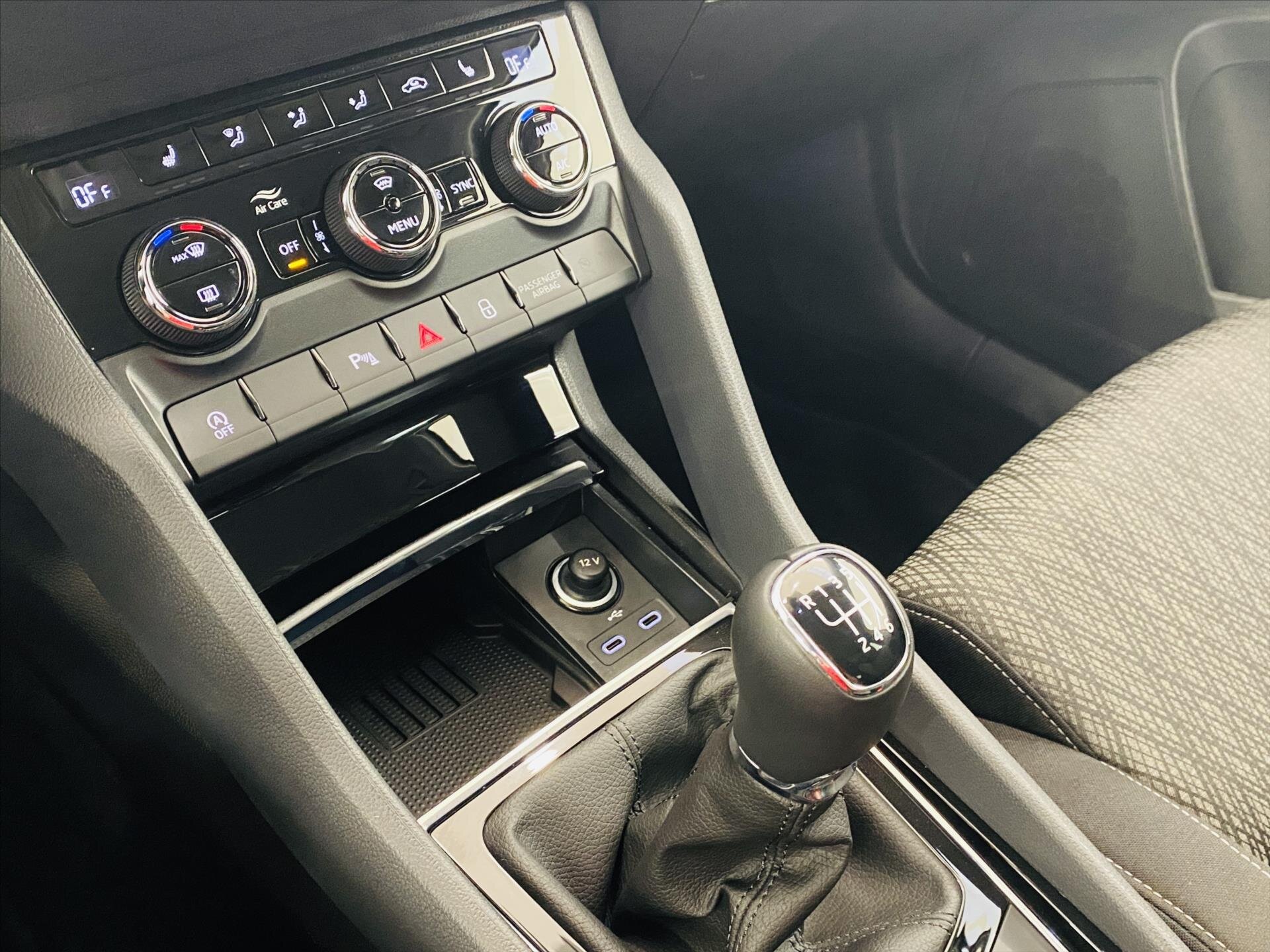 Škoda Karoq SUV 1,5 l 110 kw