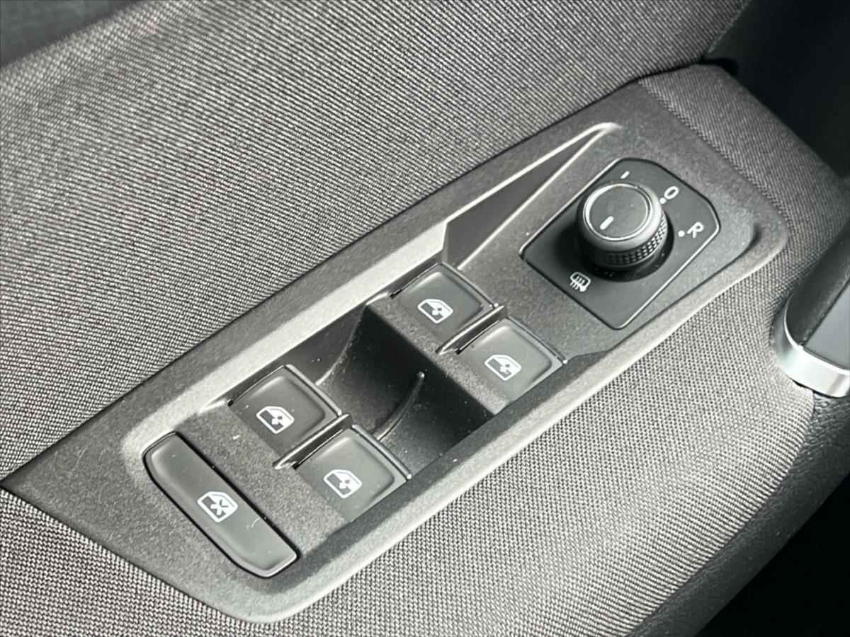 Volkswagen Touran Kombi 1,5 l 110 kw