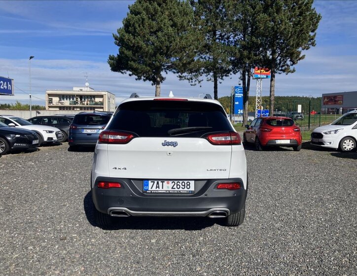 Jeep Cherokee SUV 2,2 l 147 kw