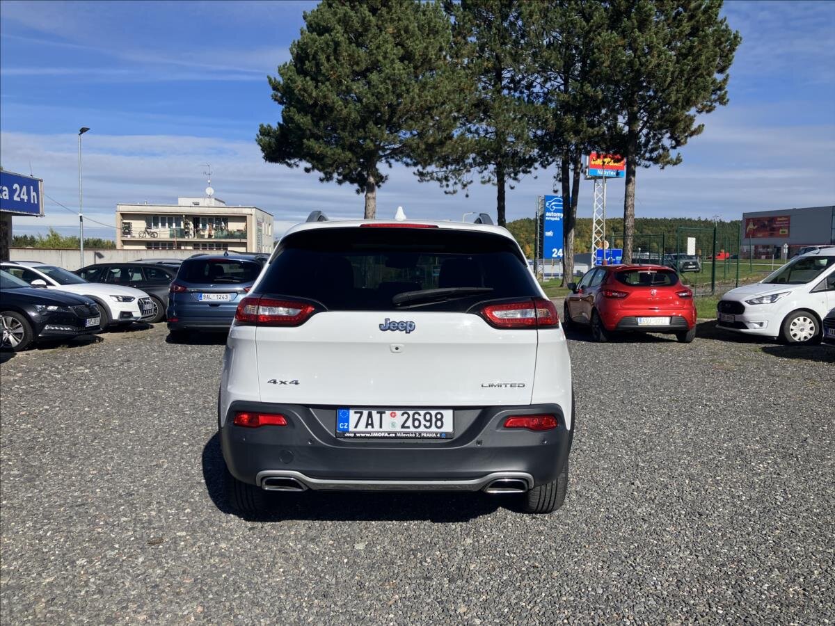 Jeep Cherokee SUV 2,2 l 147 kw