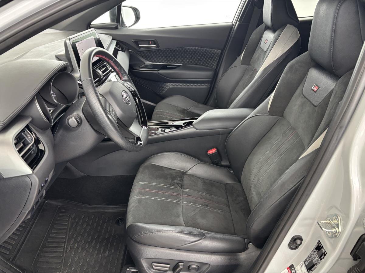 Toyota C-HR SUV / Terénní 2,0 l 135 kw