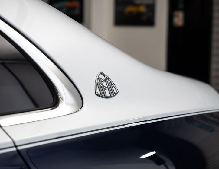 Mercedes-Benz Ostatní Sedan / Limuzína 6,0 l 450 kw