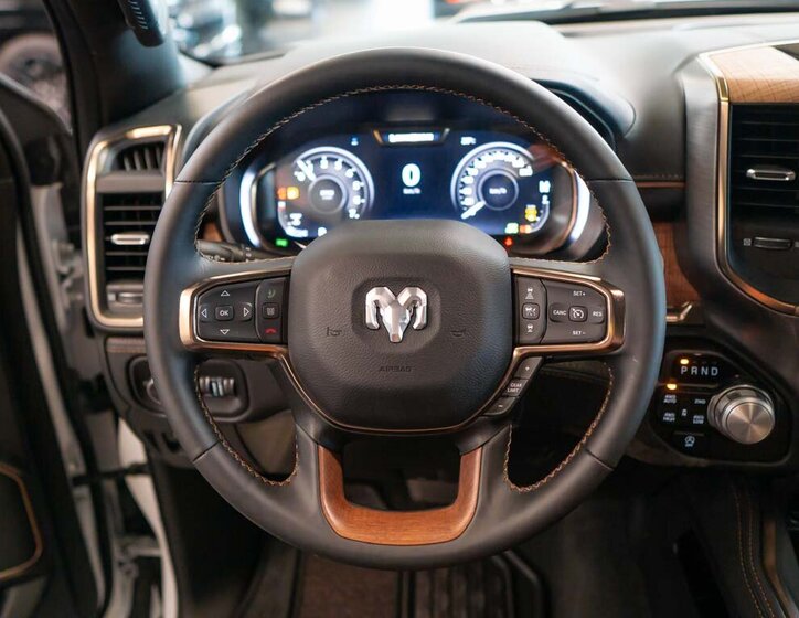Dodge RAM Pick-up 5,7 l 291 kw