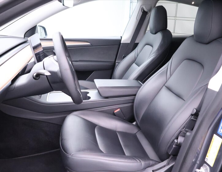 Tesla Model Y SUV / Terénní 0,0 258 kw