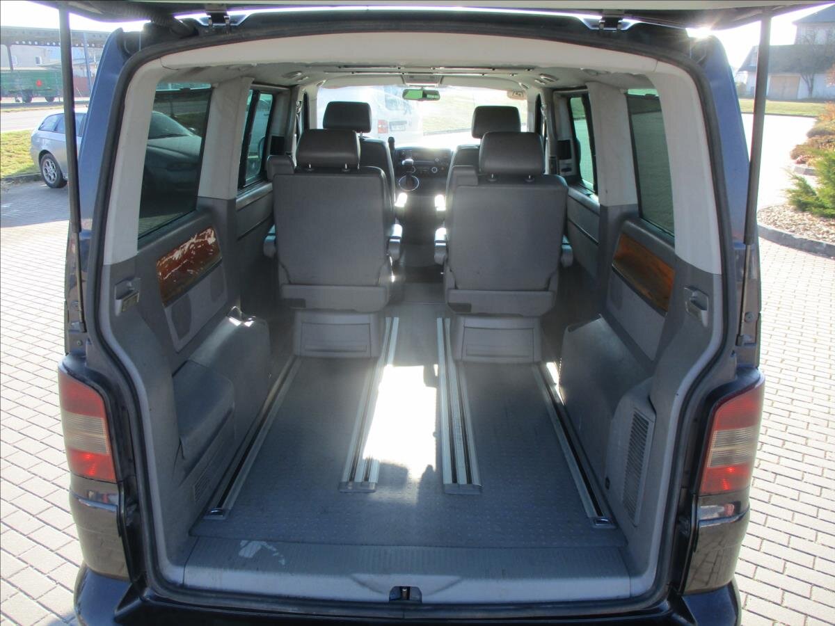 Volkswagen Multivan Kombi 2,5 l 128 kw