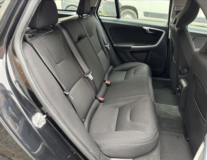 Volvo V60 27