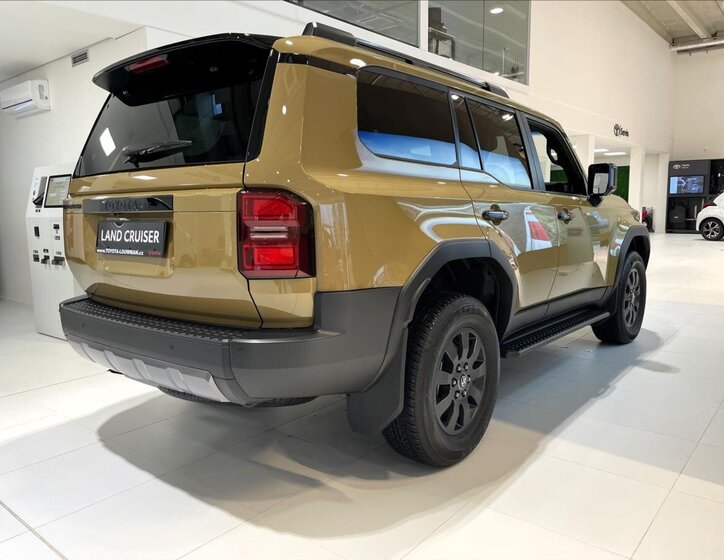 Toyota Land Cruiser SUV 2,8 l 150 kw