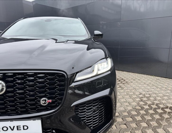 Jaguar F-Pace SUV / Terénní 5,0 l 405 kw