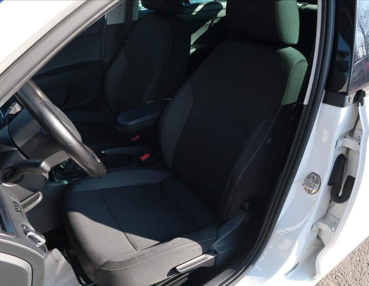 Škoda Rapid Sedan / Limuzína 1,2 l 63 kw