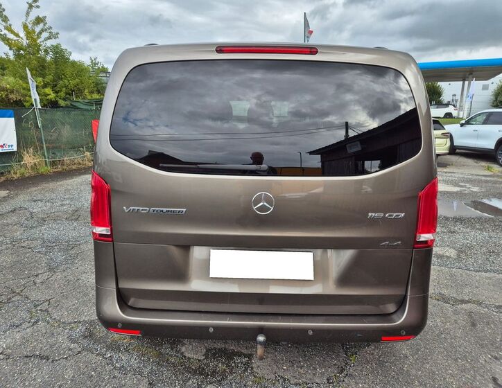 Mercedes-Benz Vito 6