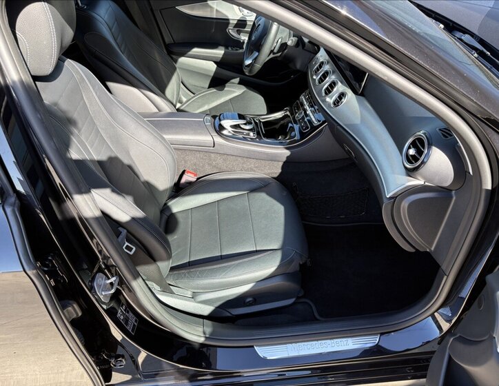 Mercedes-Benz Třídy E Sedan / Limuzína 3,0 l 190 kw