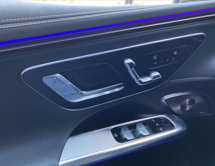 Mercedes-Benz EQE 18