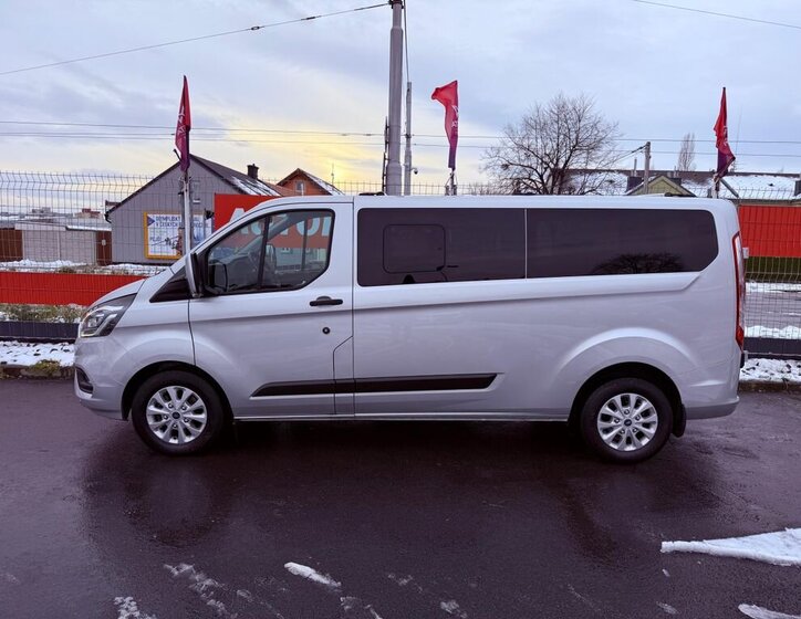 Ford Tourneo Custom 5