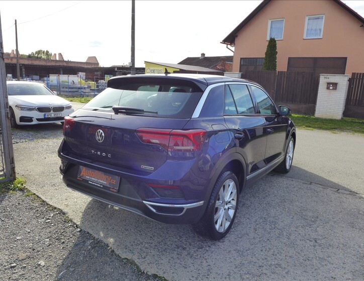 Volkswagen T-Roc 6