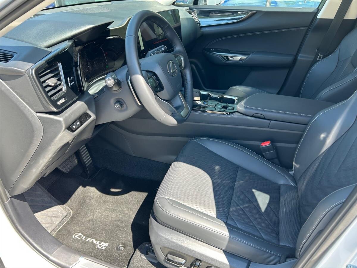 Lexus NX 350h SUV / Terénní 2,5 l 179 kw