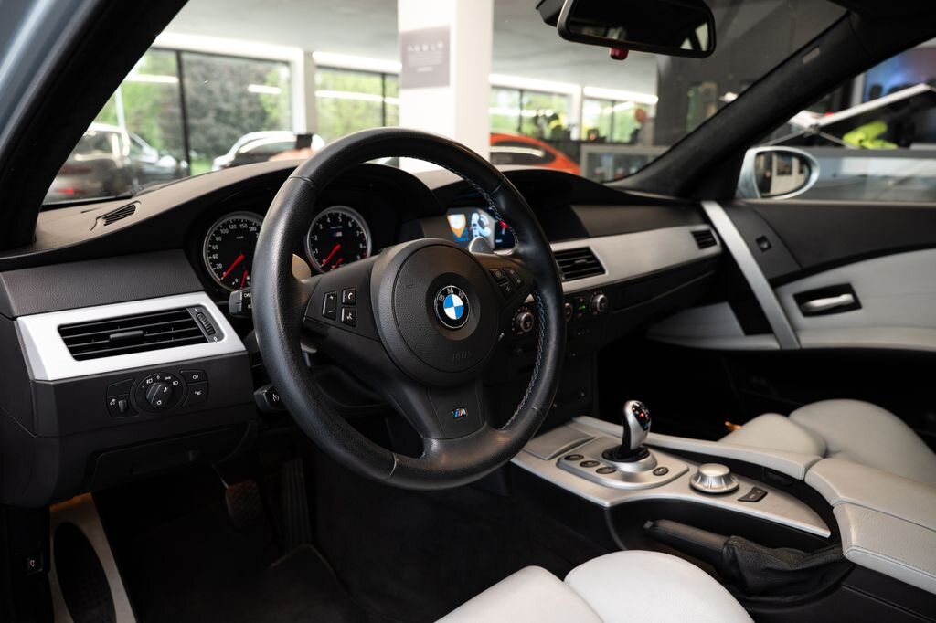 BMW M5 Sedan / Limuzína 5,0 l 373 kw