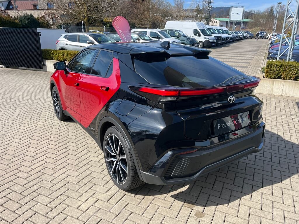 Toyota C-HR SUV / Terénní 2,0 l 112 kw