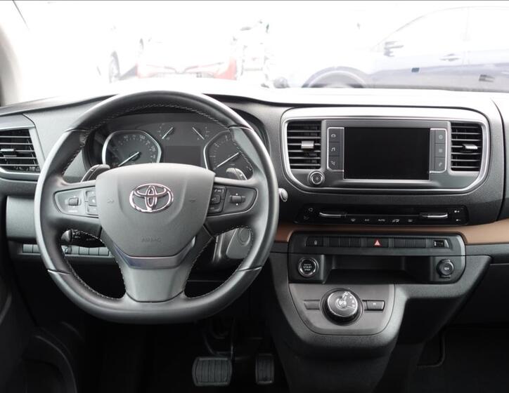 Toyota ProAce Verso 8