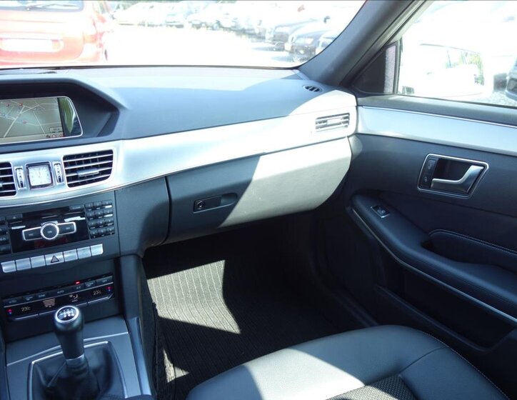 Mercedes-Benz Třídy E Sedan / Limuzína 2,1 l 125 kw