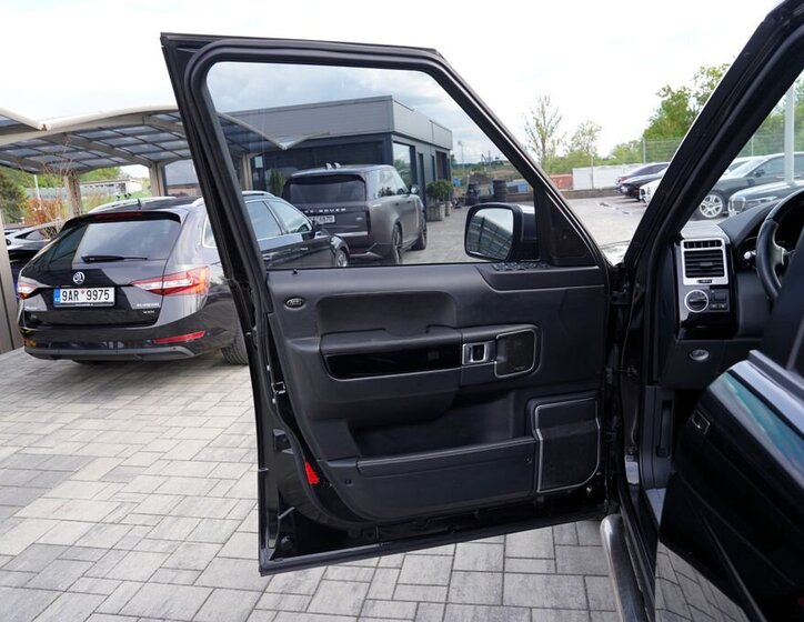 Land Rover Range Rover SUV / Terénní 4,4 l 230 kw