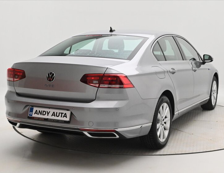 Volkswagen Passat Sedan 1,4 l 115 kw