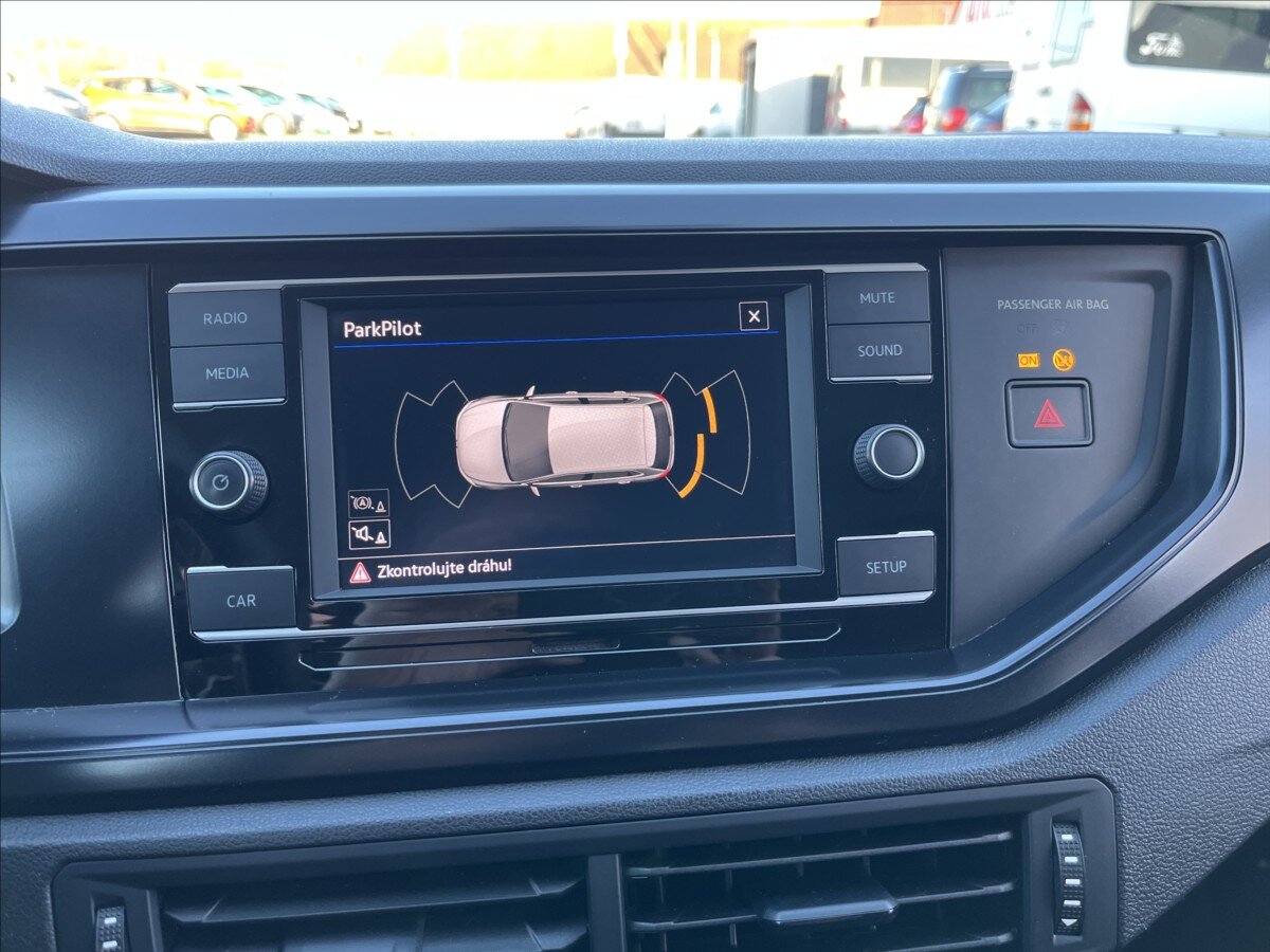 Volkswagen Polo Hatchback 999,0 48 kw