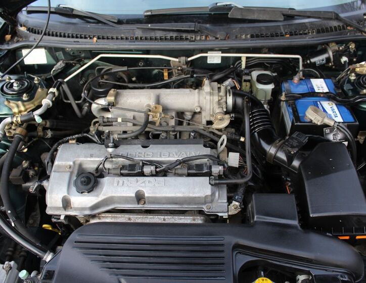 Mazda 323 24