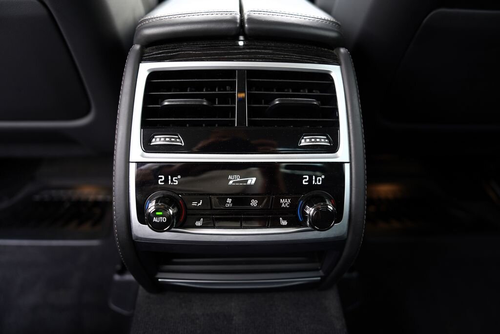 BMW Řada 7 Sedan / Limuzína 4,4 l 390 kw
