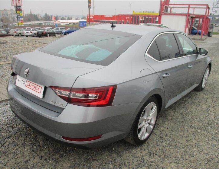 Škoda Superb Liftback 2,0 l 110 kw