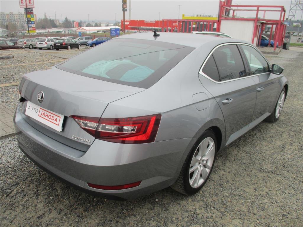 Škoda Superb Liftback 2,0 l 110 kw