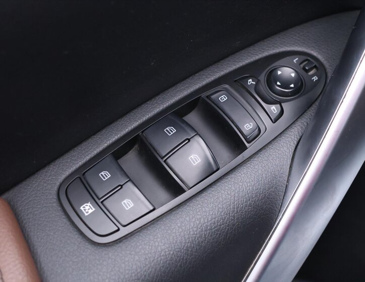 Mercedes-Benz Třídy X Pick-up 2,3 l 140 kw