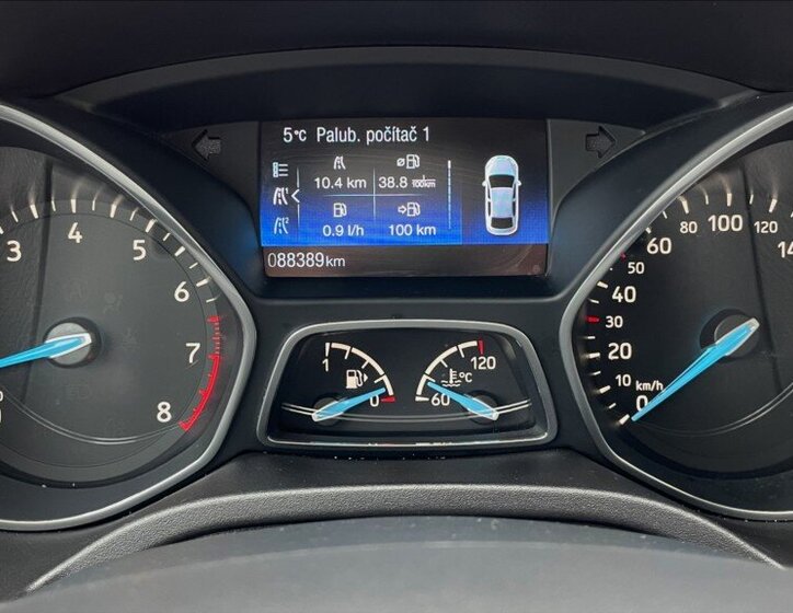 Ford Focus Kombi 999,0 92 kw