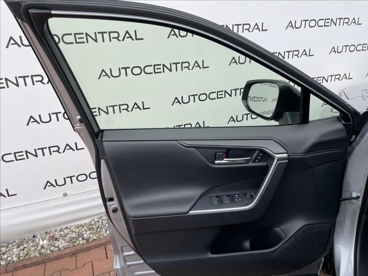 Toyota RAV4 SUV 2,5 l 219 kw