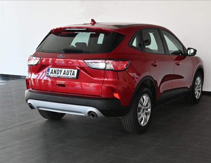 Ford Kuga SUV / Terénní 1,5 l 88 kw