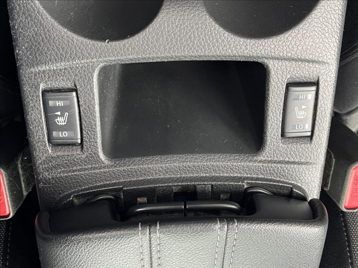 Nissan Qashqai SUV / Terénní 1,3 l 103 kw